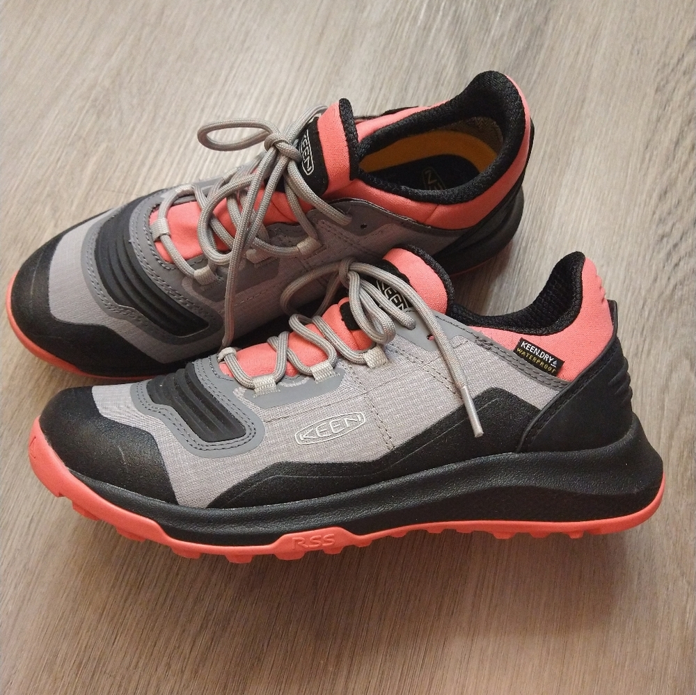 Keen Women's Shoes in Gray and Pink